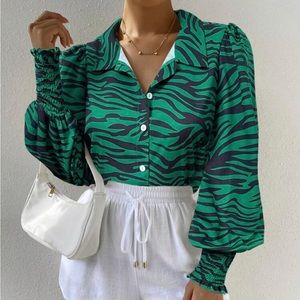 Green n Black Wavy Print Blouse